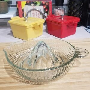 Vintage Clear Ribbed Glass Juicer Lemon‎ Orange Citrus Reamer